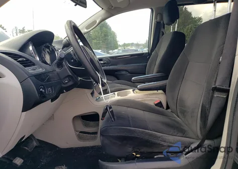 2013 Dodge Grand Caravan Sxt z USA, uszkodzony, nr VIN 2C4RDGCG3DR685197